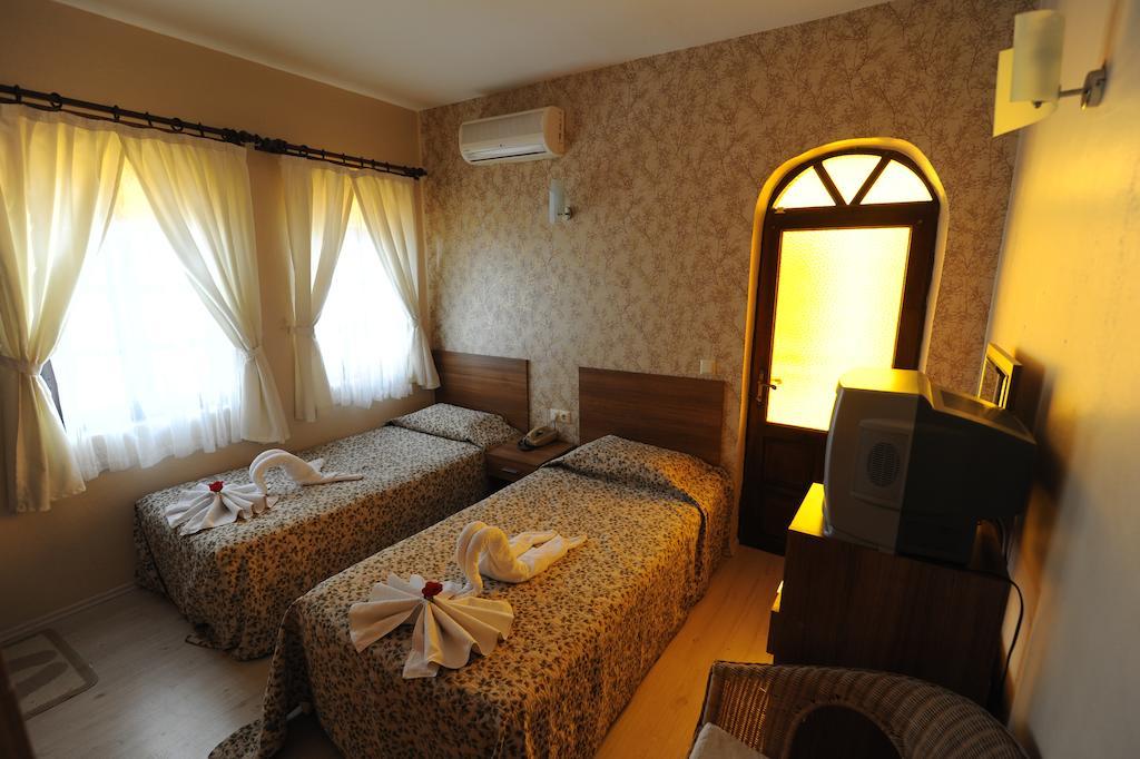 Og-Erim Hotel คูซาดาซี ภายนอก รูปภาพ