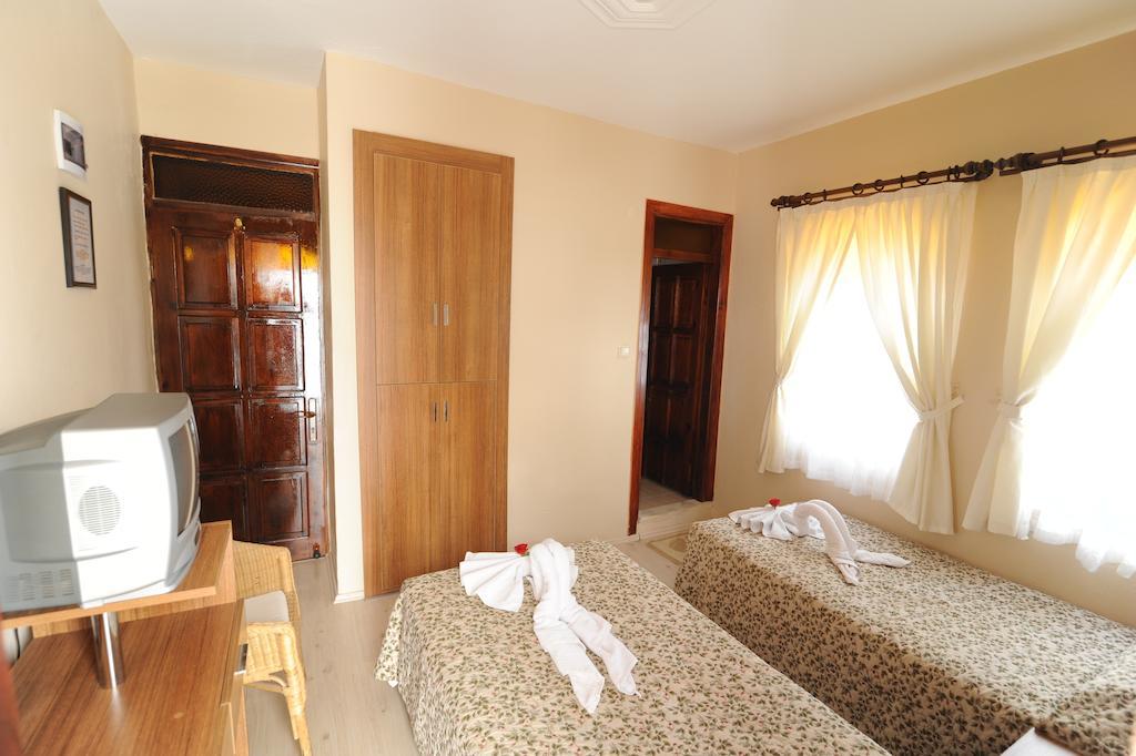 Og-Erim Hotel คูซาดาซี ภายนอก รูปภาพ