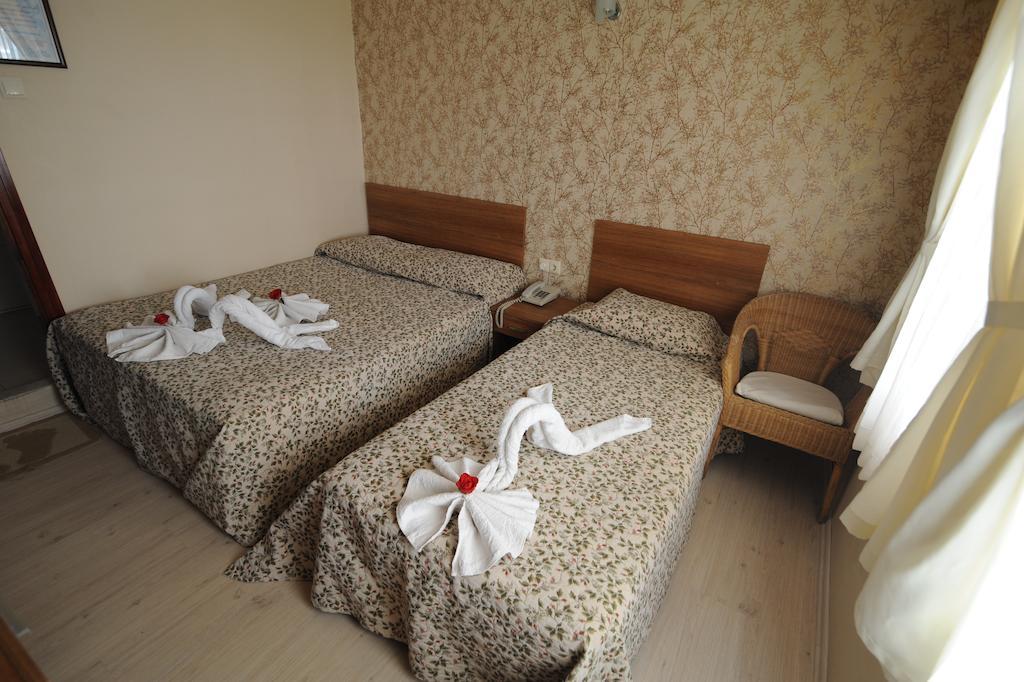 Og-Erim Hotel คูซาดาซี ภายนอก รูปภาพ