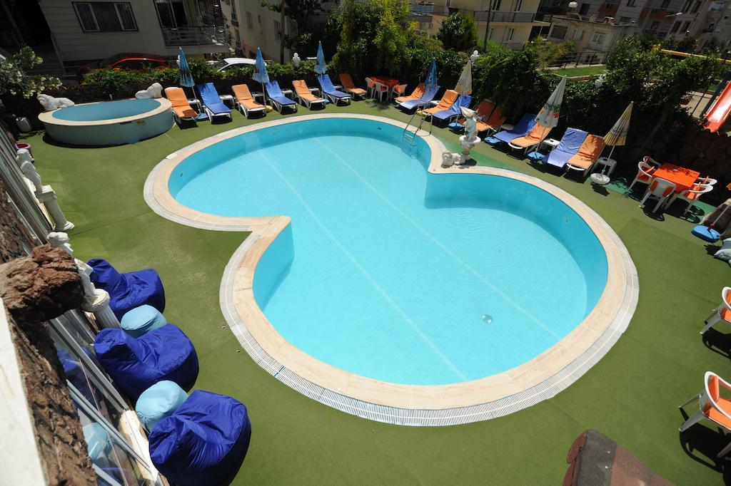 Og-Erim Hotel คูซาดาซี ภายนอก รูปภาพ
