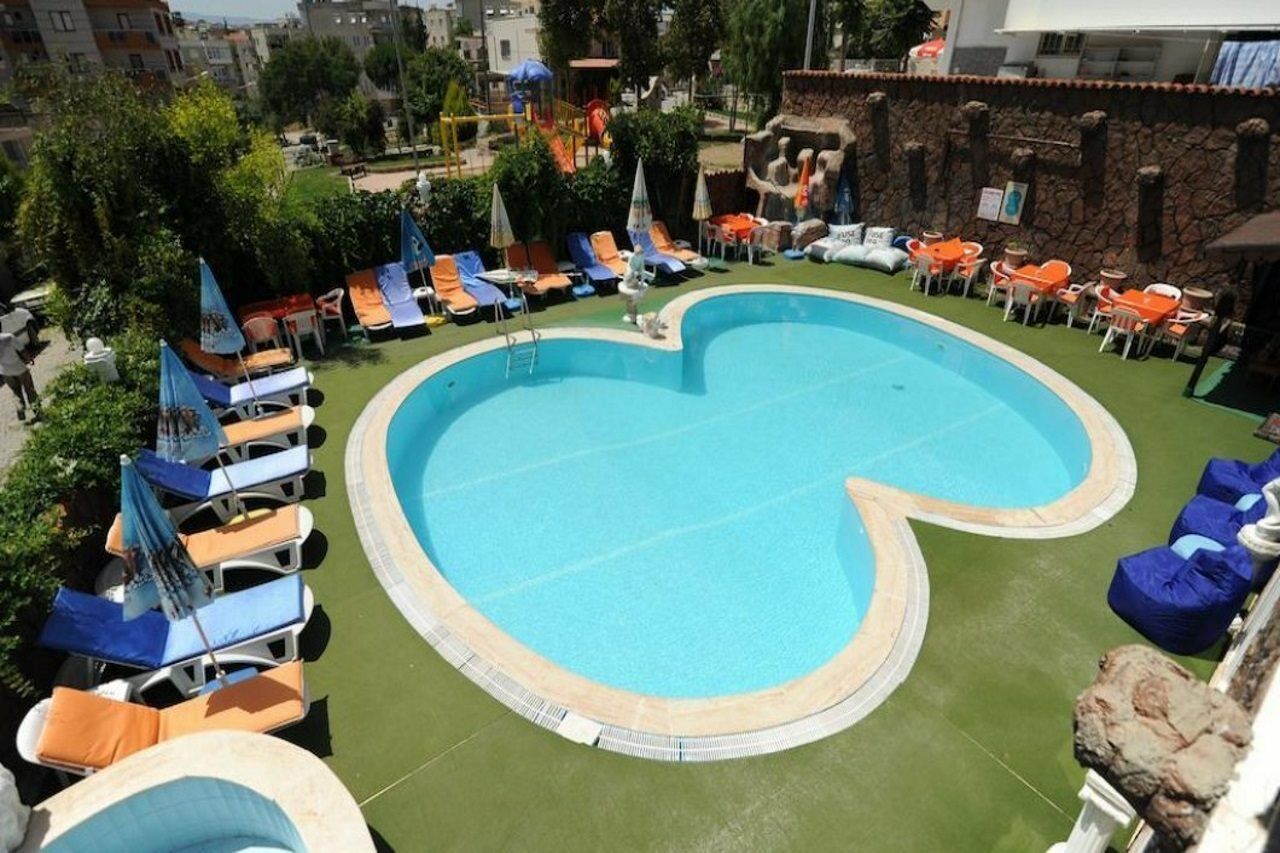 Og-Erim Hotel คูซาดาซี ภายนอก รูปภาพ